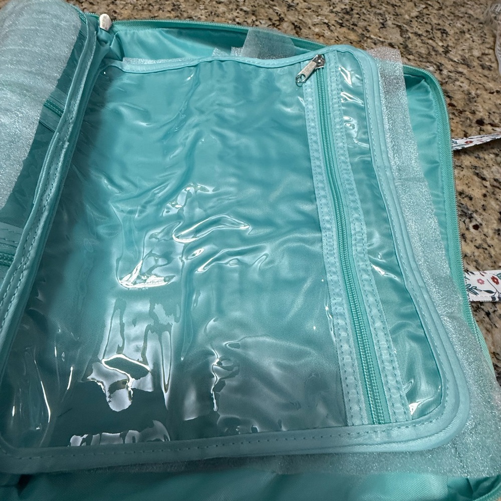 New travel bag with 22 different compartments - Picture 12 of 15